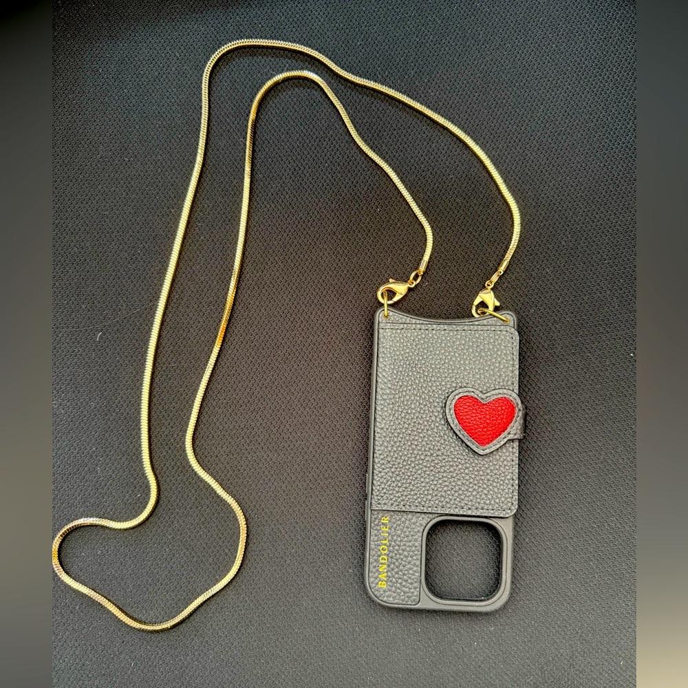 Bandolier - Gia phone cross body in excelent condition. iPhone 14 Pro.